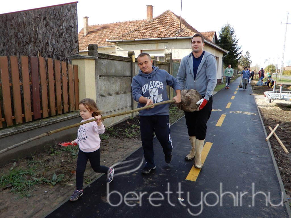 Közösségi faültetés Berettyóújfaluban 59
